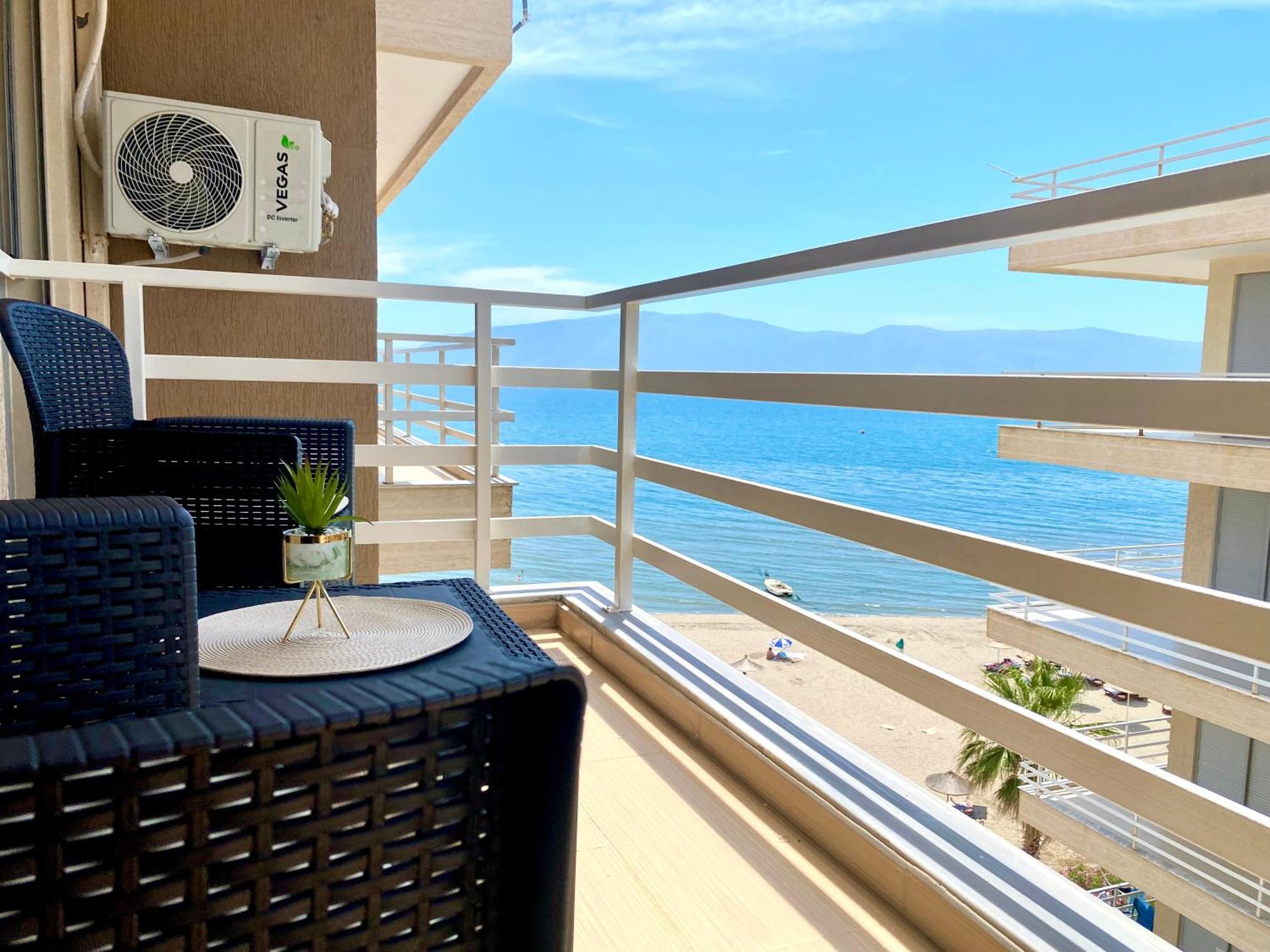 Eka Luxury Seaview Apartments Avlonya Dış mekan fotoğraf